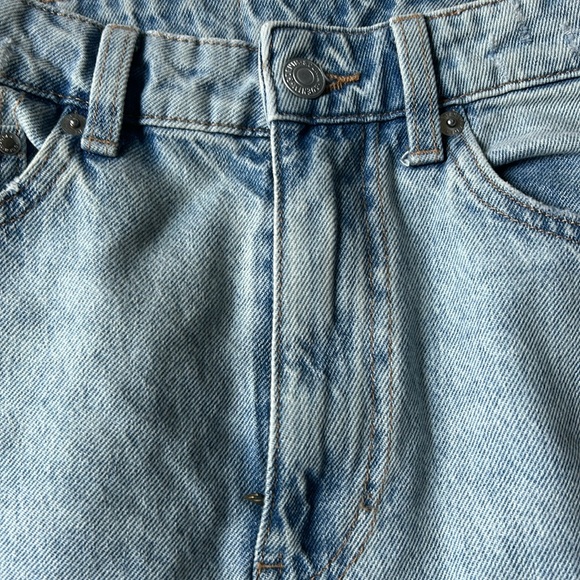 Mom jeans light wash - &denim - size 4 - Picture 2 of 4